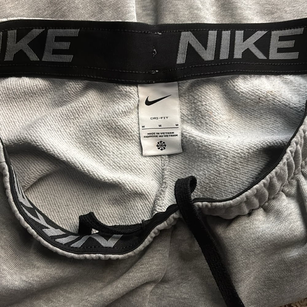 Nike shorts - Picture 2 of 2